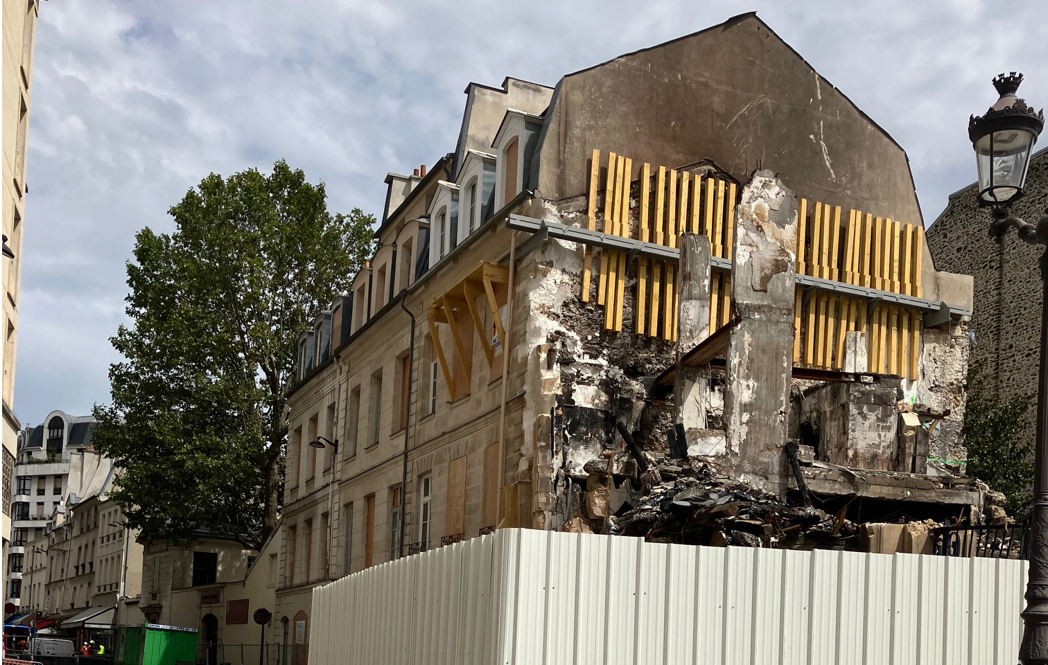 Explosion à la Paris American Academy